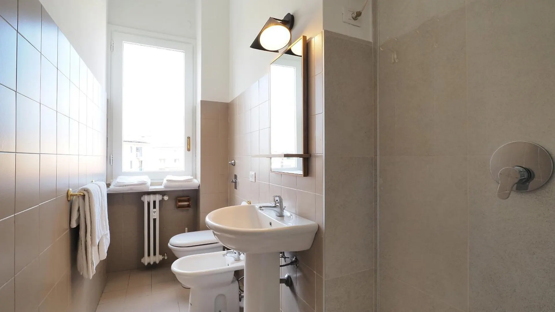 Elegant Moscova Apt Милан